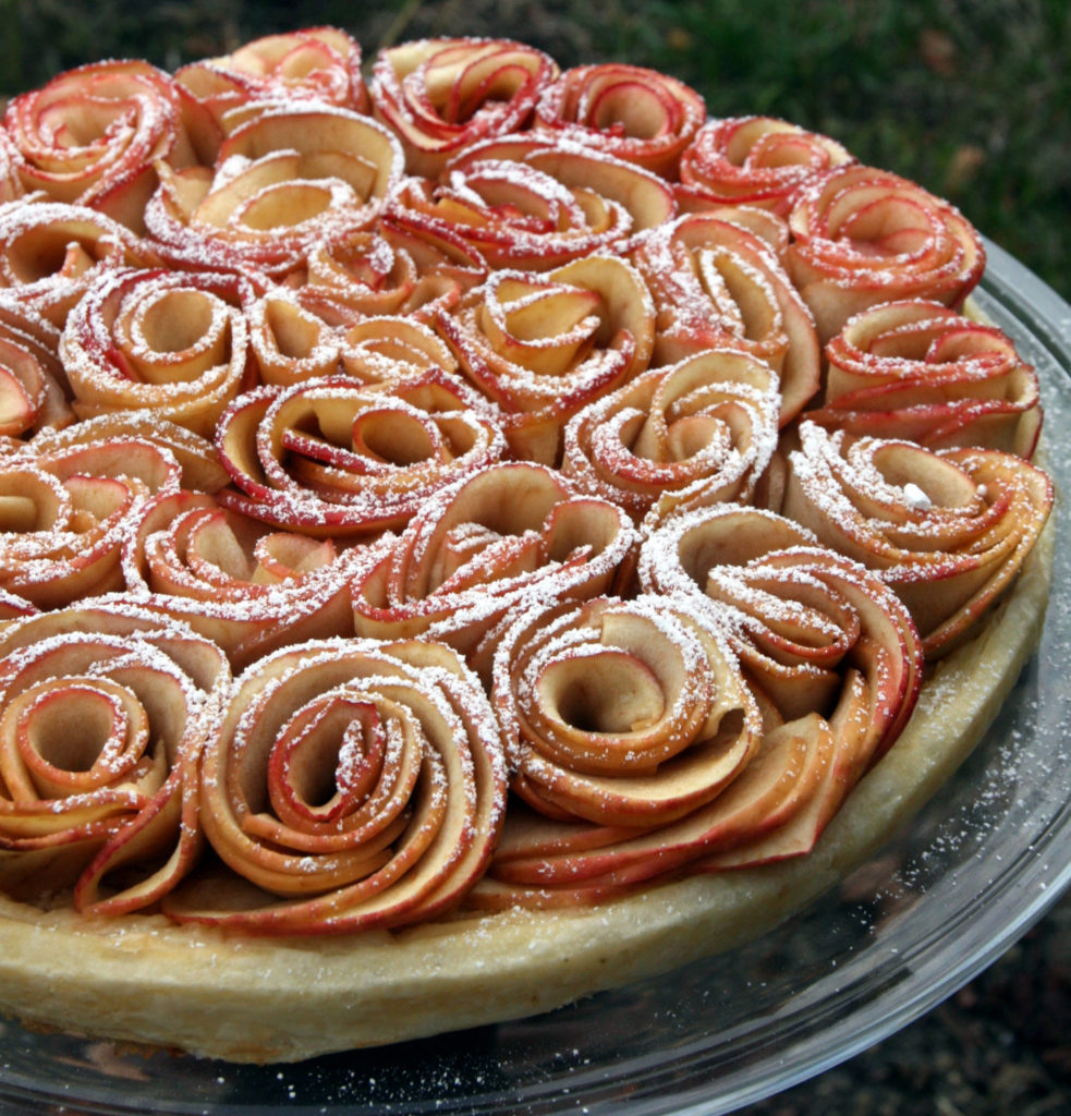 Tarte aux pommes bouquet de roses à la crème d amandes