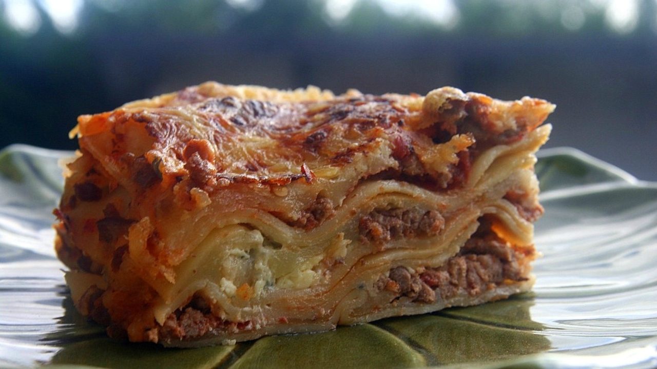 Des lasagnes à la viande et au poivron généreuses