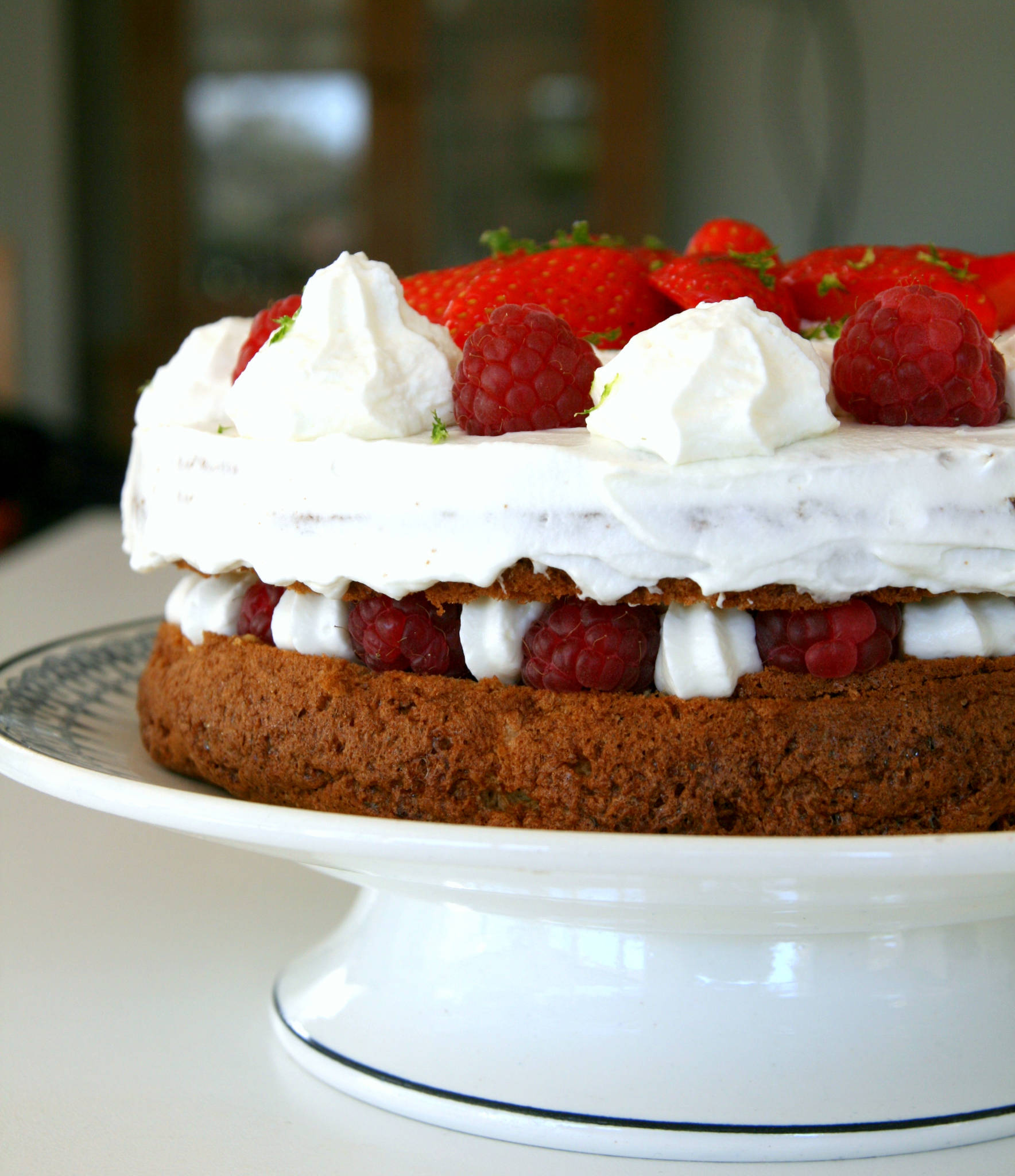 Gateau Moelleux Fraises Et Framboises