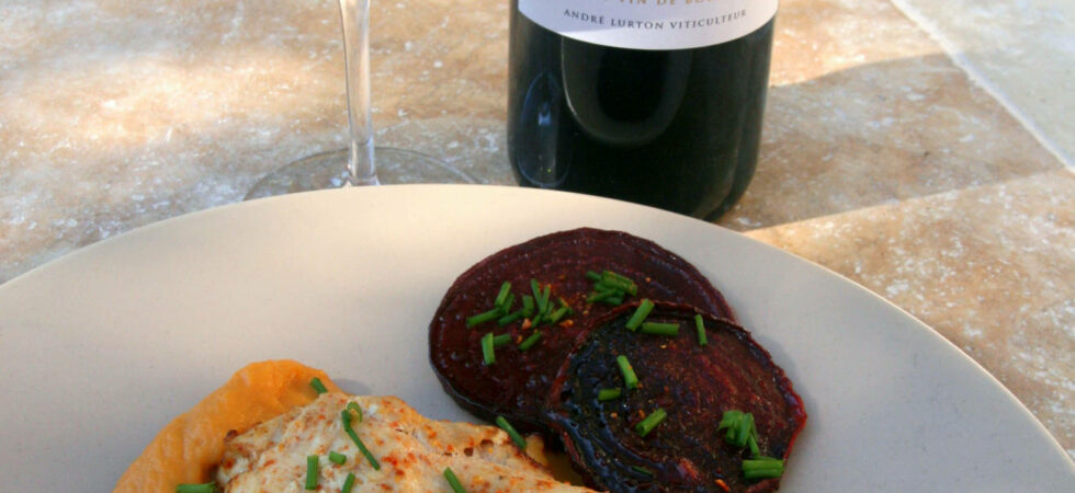 Dinde marinée au piment d'Espelette, purée de patates douces, betterave rôtie, Château de Rochemorin rouge 2019