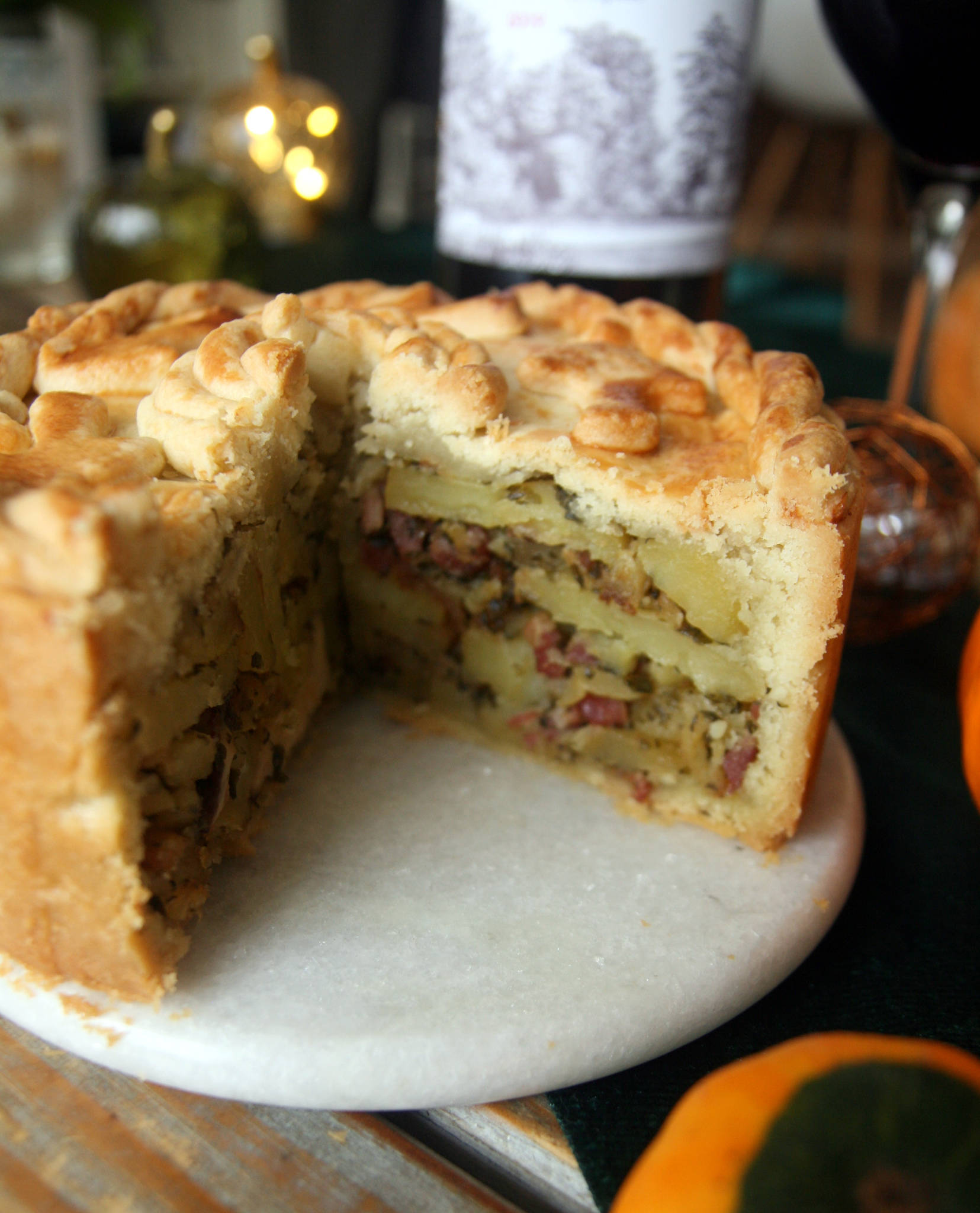 Tourte de pommes de terre et cèpes, lard fumé, Acte II de Château Couhins-Lurton rouge 2019