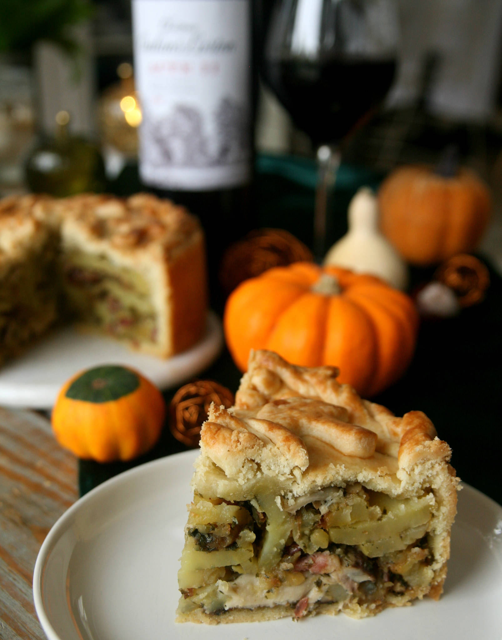 Tourte de pommes de terre et cèpes, lard fumé, Acte II de Château Couhins-Lurton rouge 2019